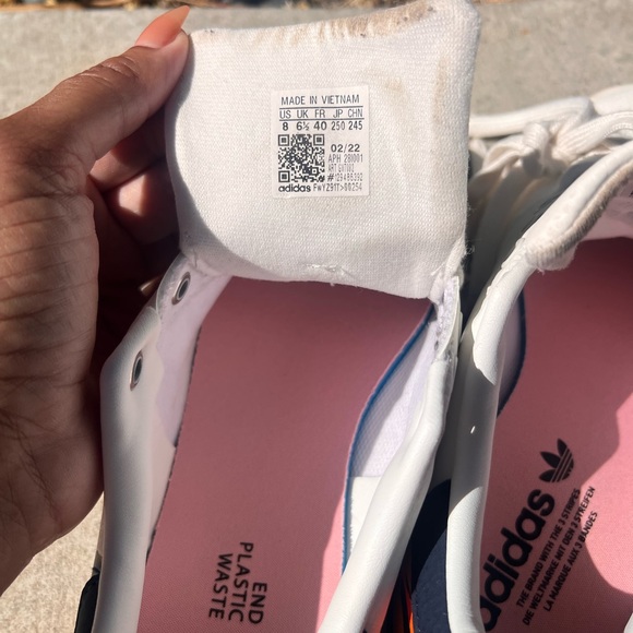 Adidas Stan Smith- White, Navy, Pink and Orange (Rare
Pattern) - Picture 4 of 7
